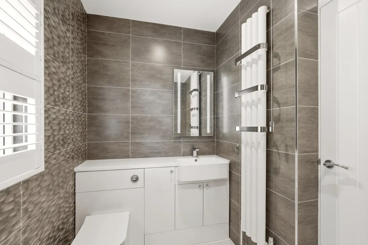 Empress Avenue, West Mersea, CO5, photo 24
