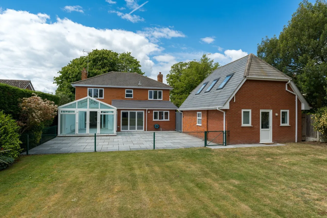 Empress Avenue, West Mersea, CO5, photo 34