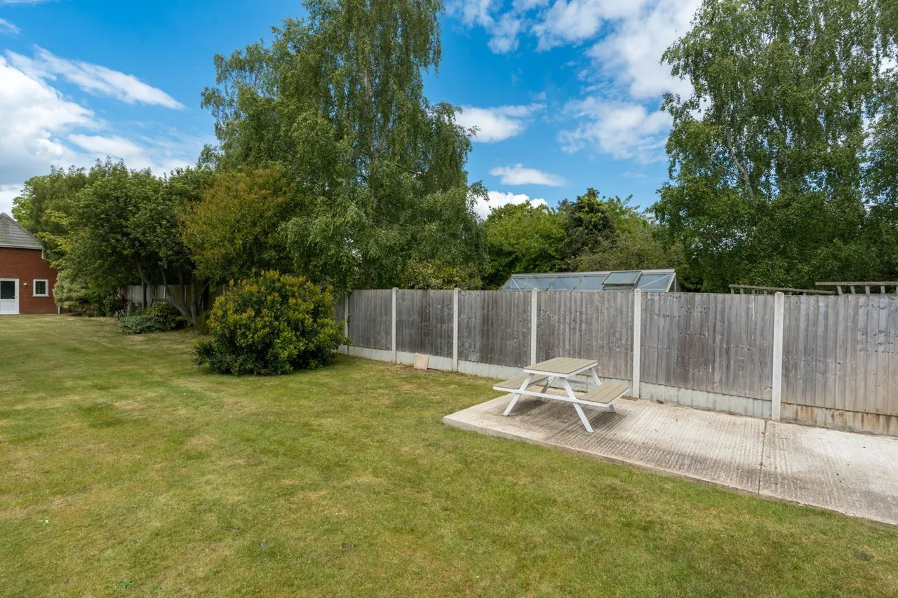 Empress Avenue, West Mersea, CO5, photo 31