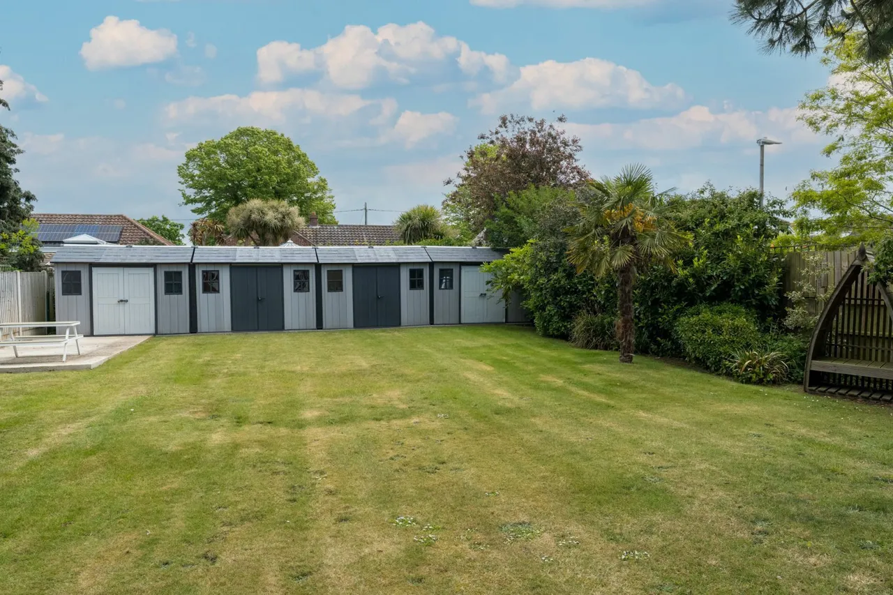 Empress Avenue, West Mersea, CO5, photo 30