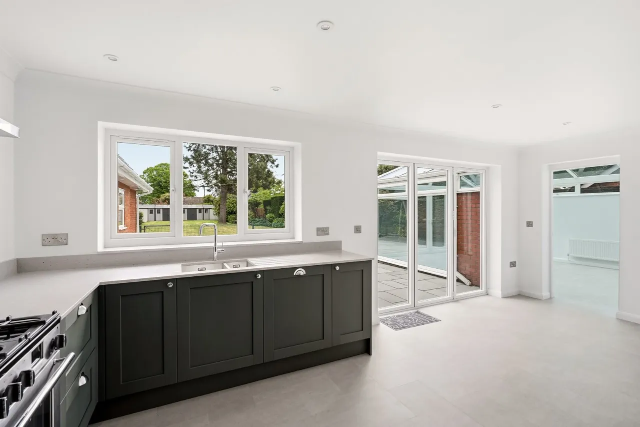 Empress Avenue, West Mersea, CO5, photo 11