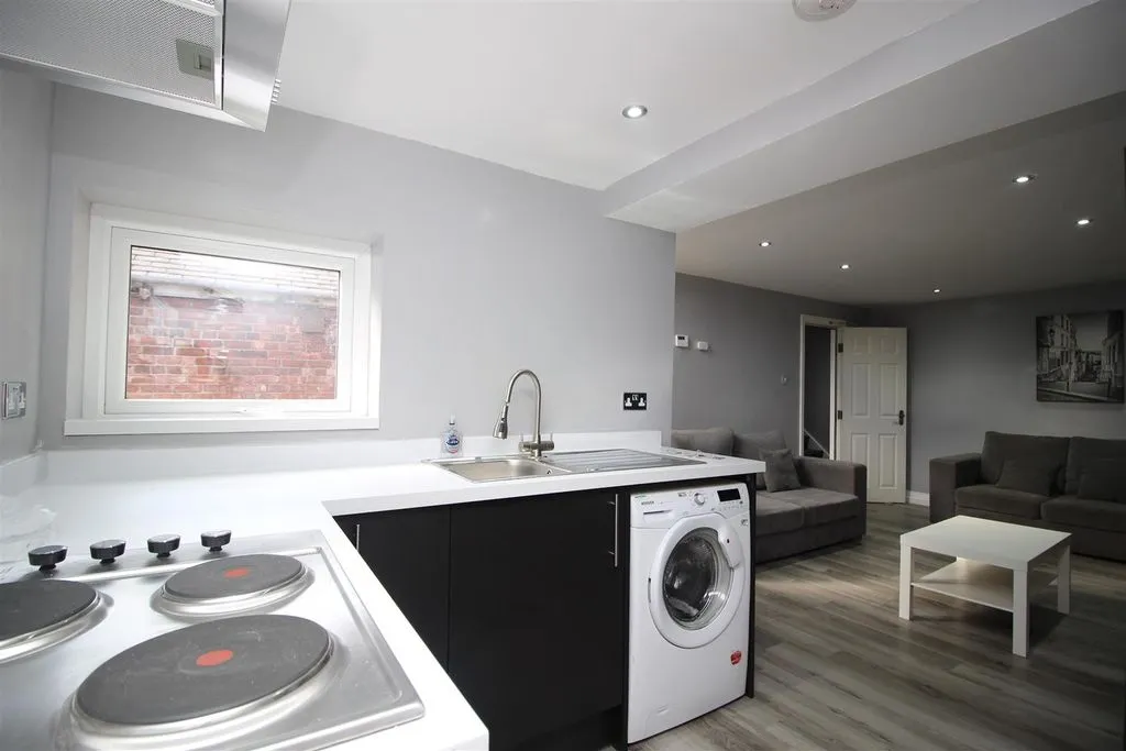 Newcastle Upon Tyne NE2 3BY, NE2, photo 12