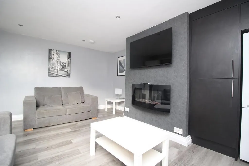 Newcastle Upon Tyne NE2 3BY, NE2, photo 11