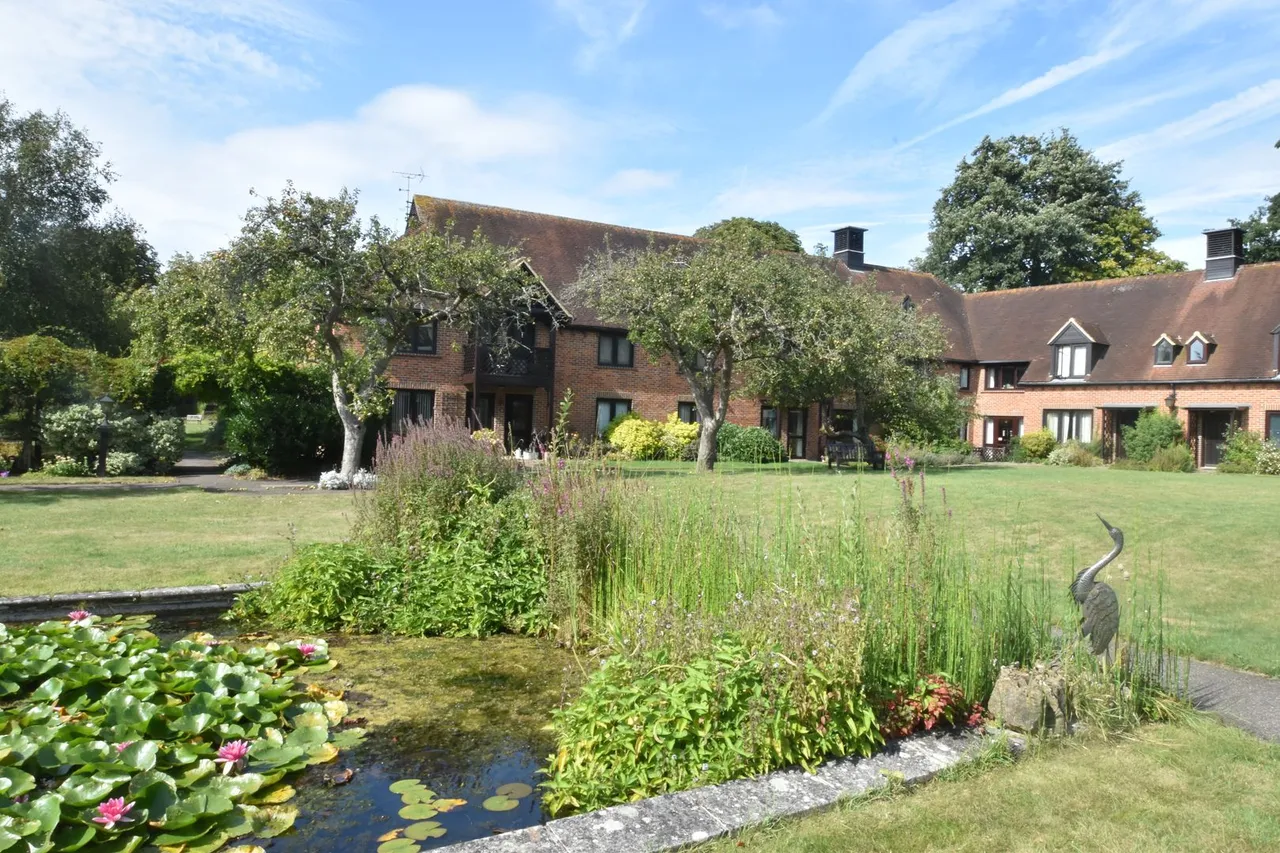 Atwater Court, Lenham, photo 16