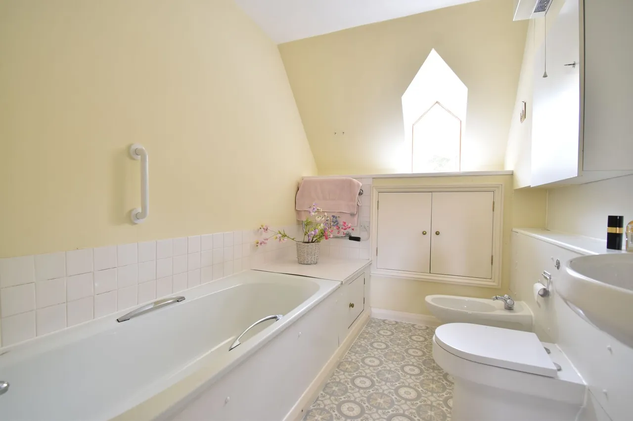Atwater Court, Lenham, photo 12