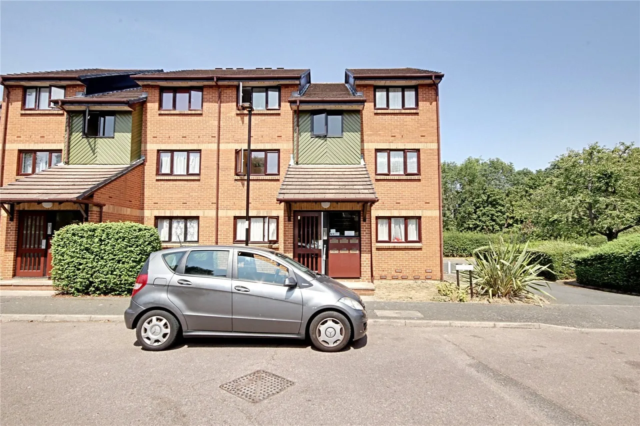 Maltby Drive, Enfield, photo 11
