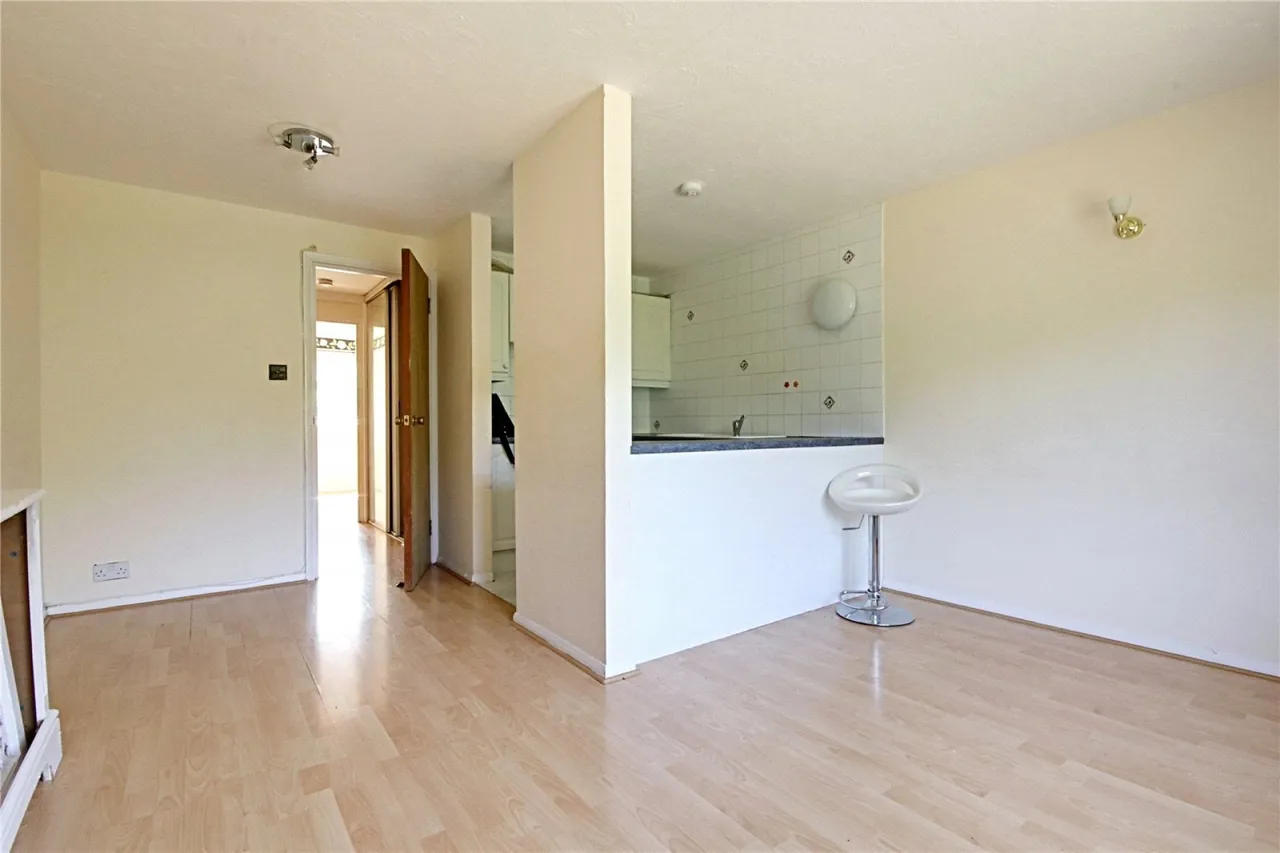 Maltby Drive, Enfield, photo 4