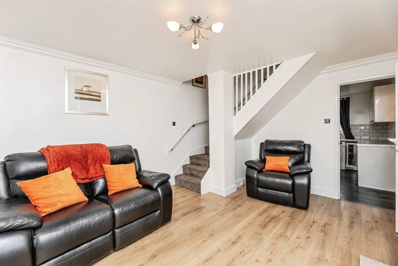 Stonegarth Close, Cudworth, Barnsley, photo 2