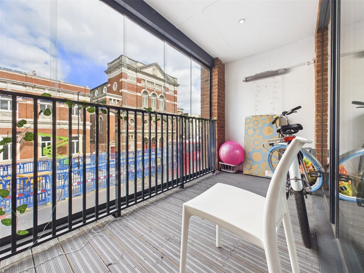 Barking Road, London, E16, photo 11