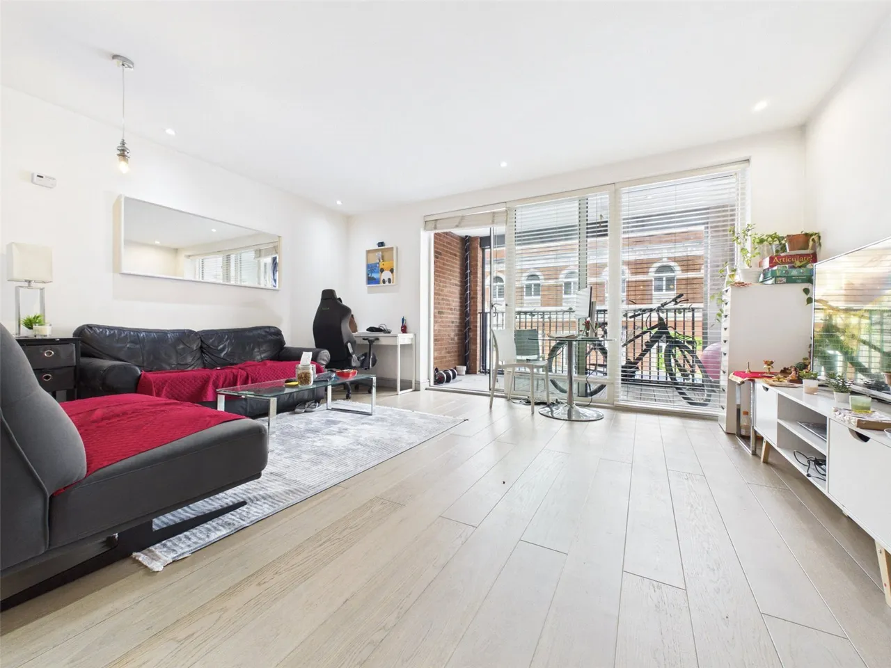 Barking Road, London, E16, photo 2