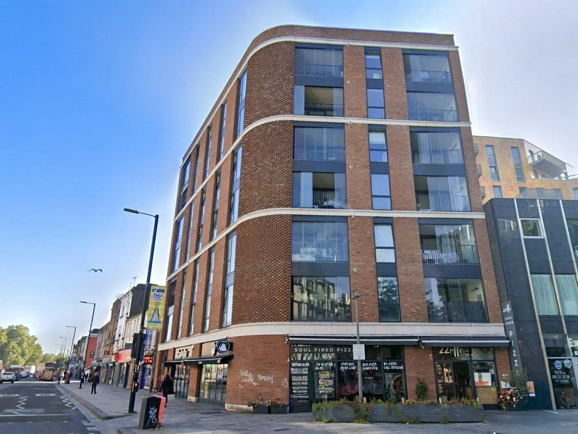 2 bed flat to rent, Barking Road, London, E16