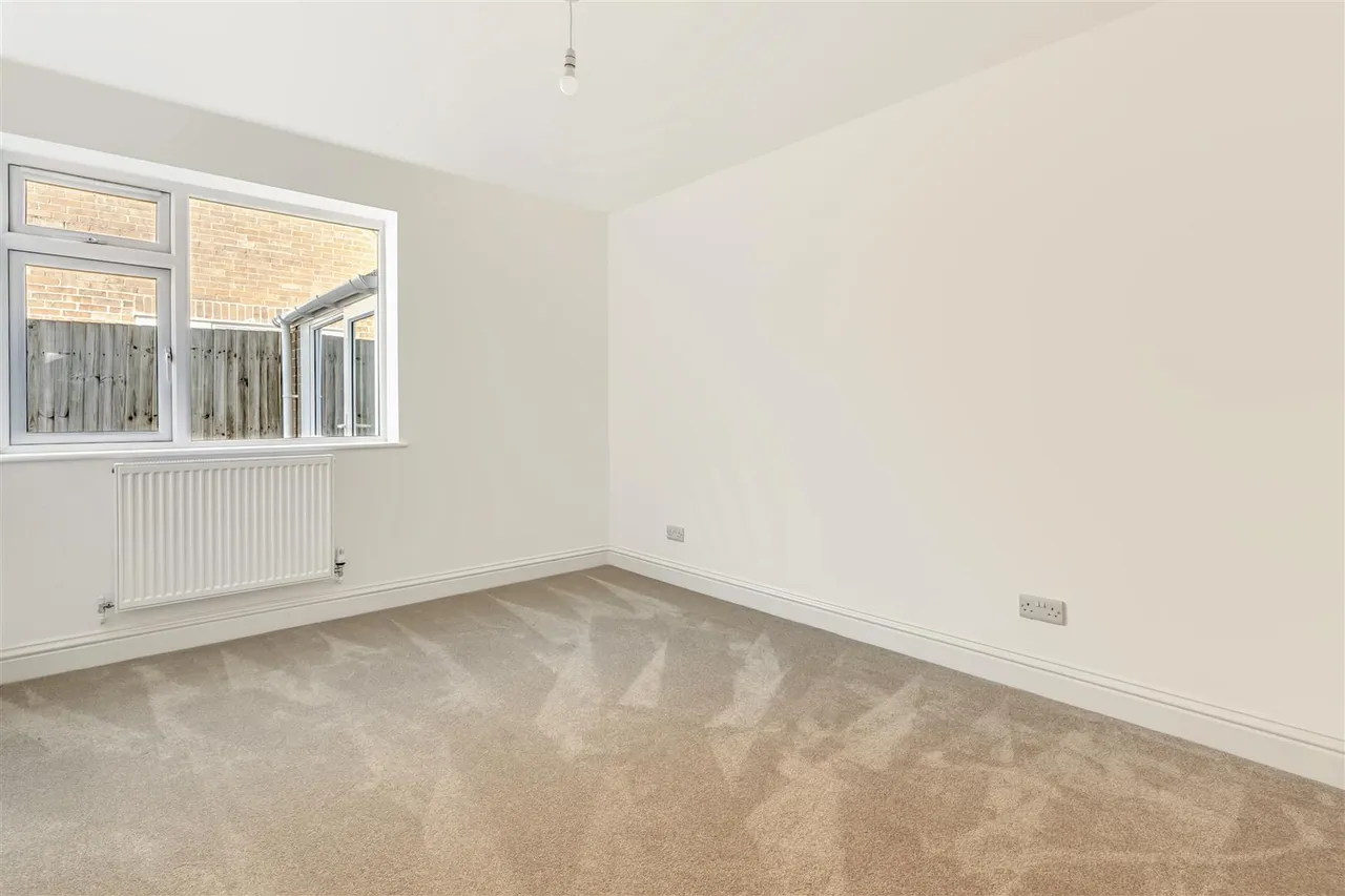Shirley Close, Rustington, photo 10