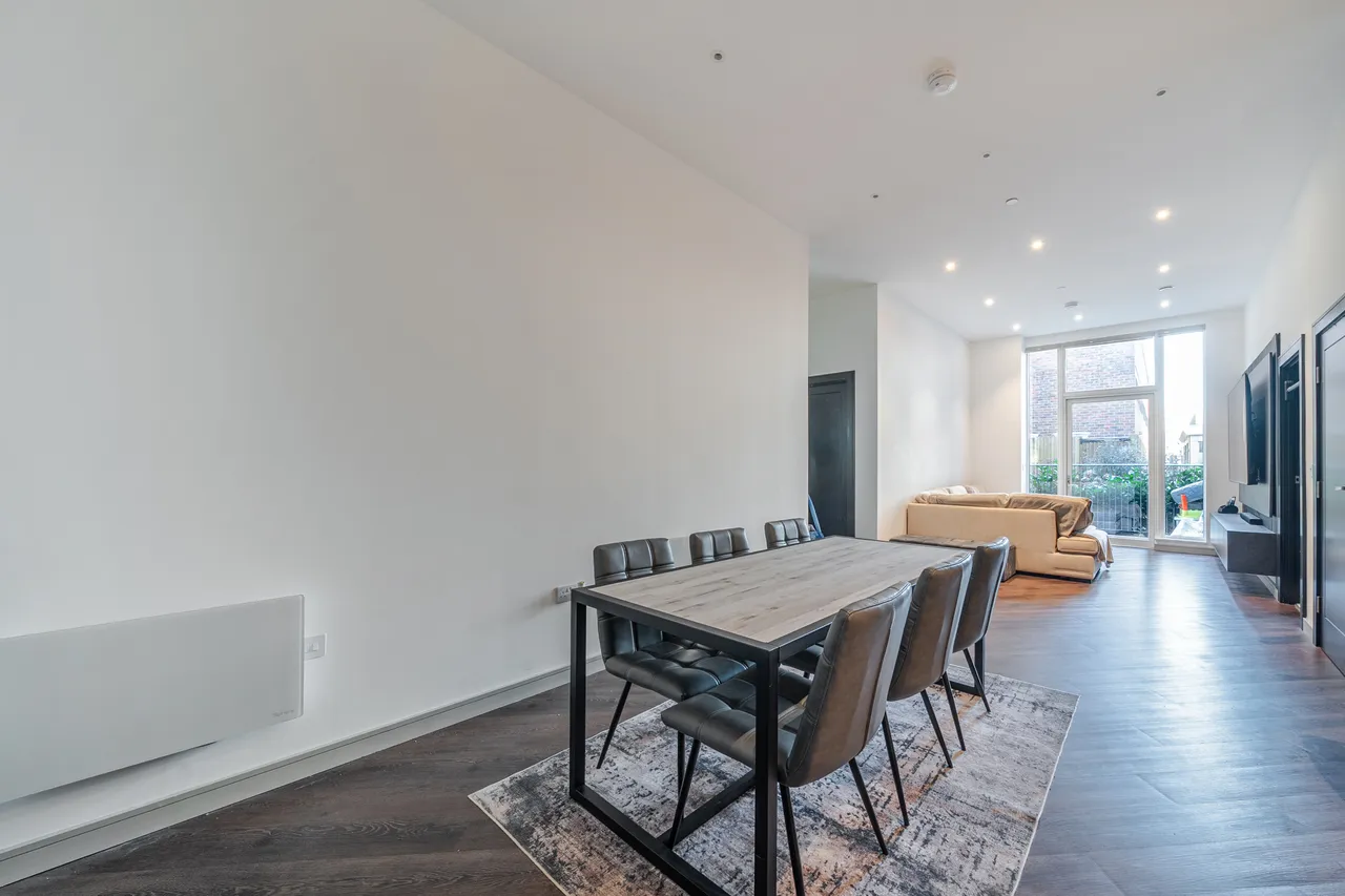 Eden Grove, Staines-Upon-Thames, TW18, photo 10