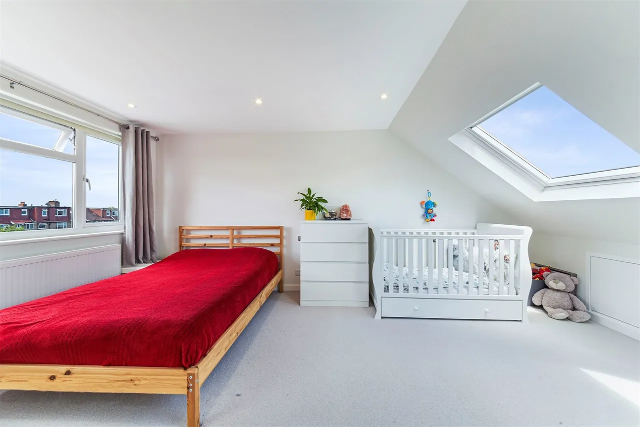 Hillcross Avenue, Morden, SM4, photo 13