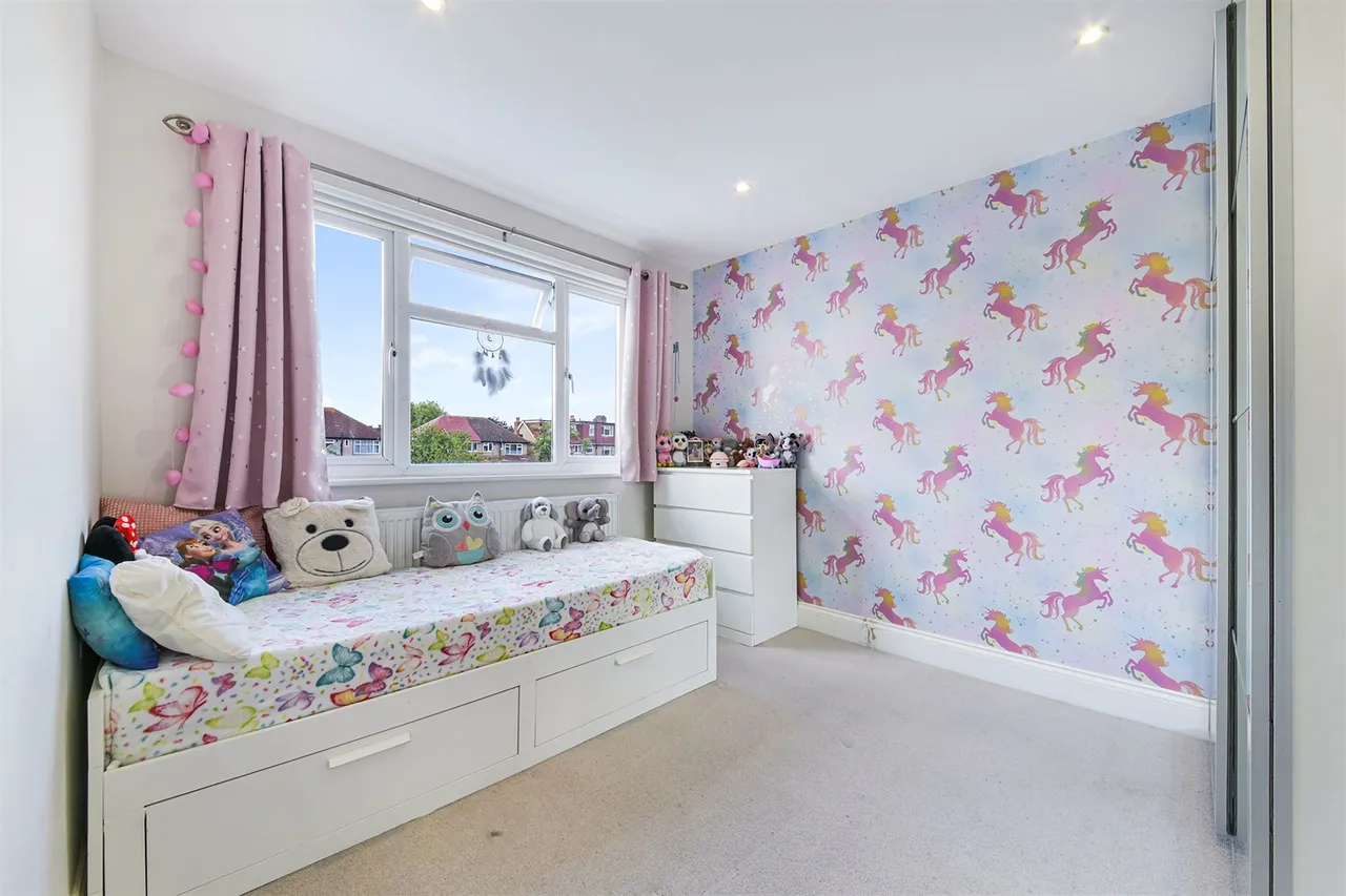 Hillcross Avenue, Morden, SM4, photo 6