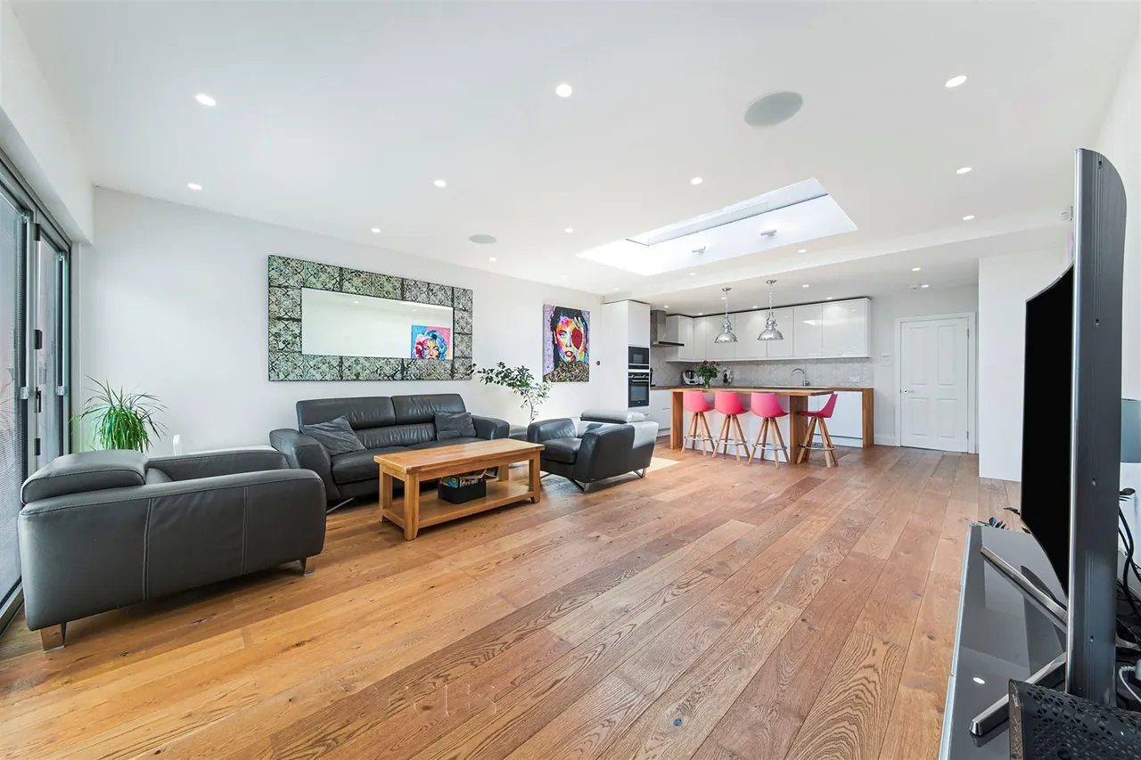 Hillcross Avenue, Morden, SM4, photo 3