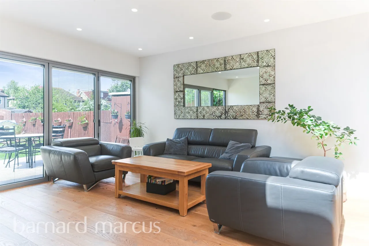 Hillcross Avenue, Morden, SM4, photo 5