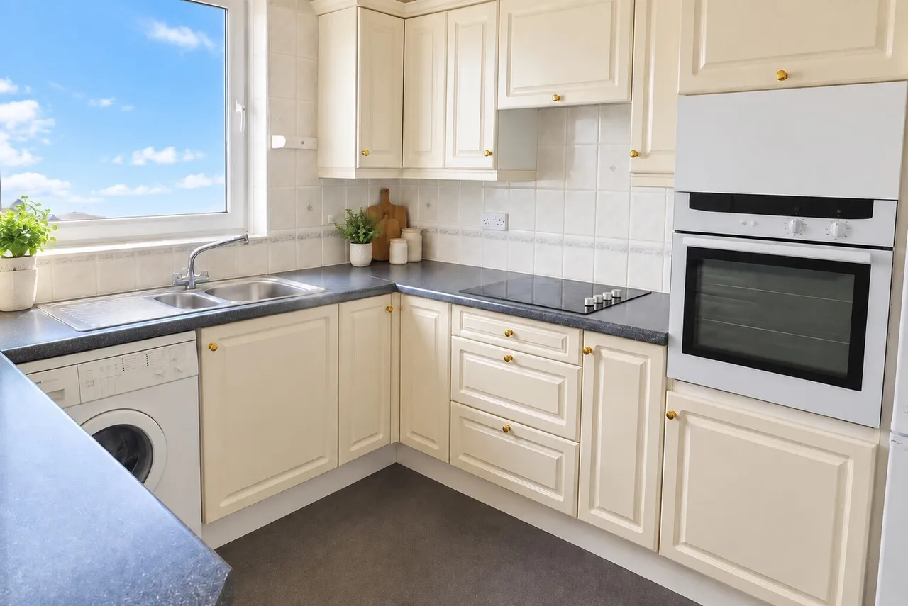 Kingsway, Hove, photo 4