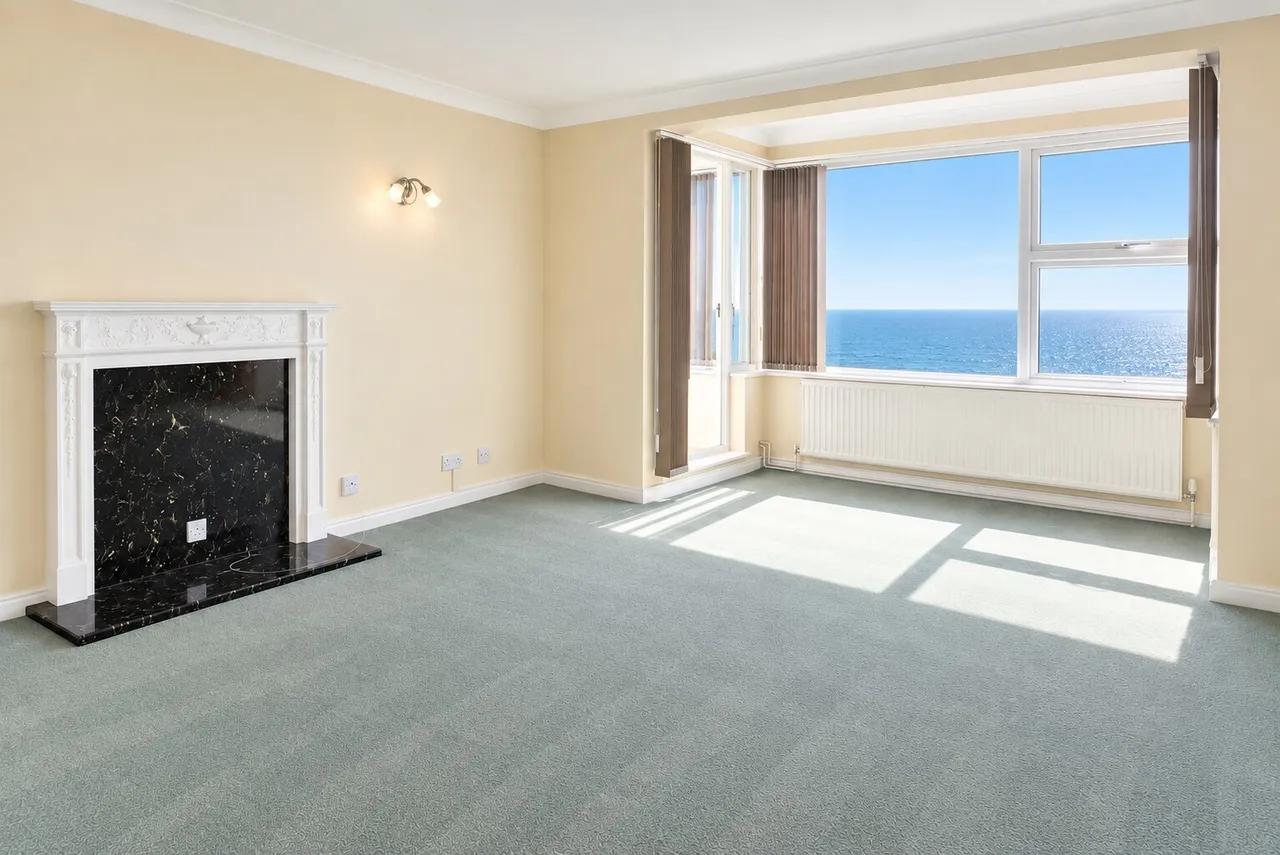 Kingsway, Hove, photo 3