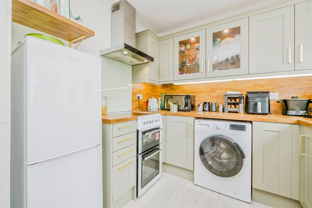 Wentloog Close, Rumney, CF3, photo 14