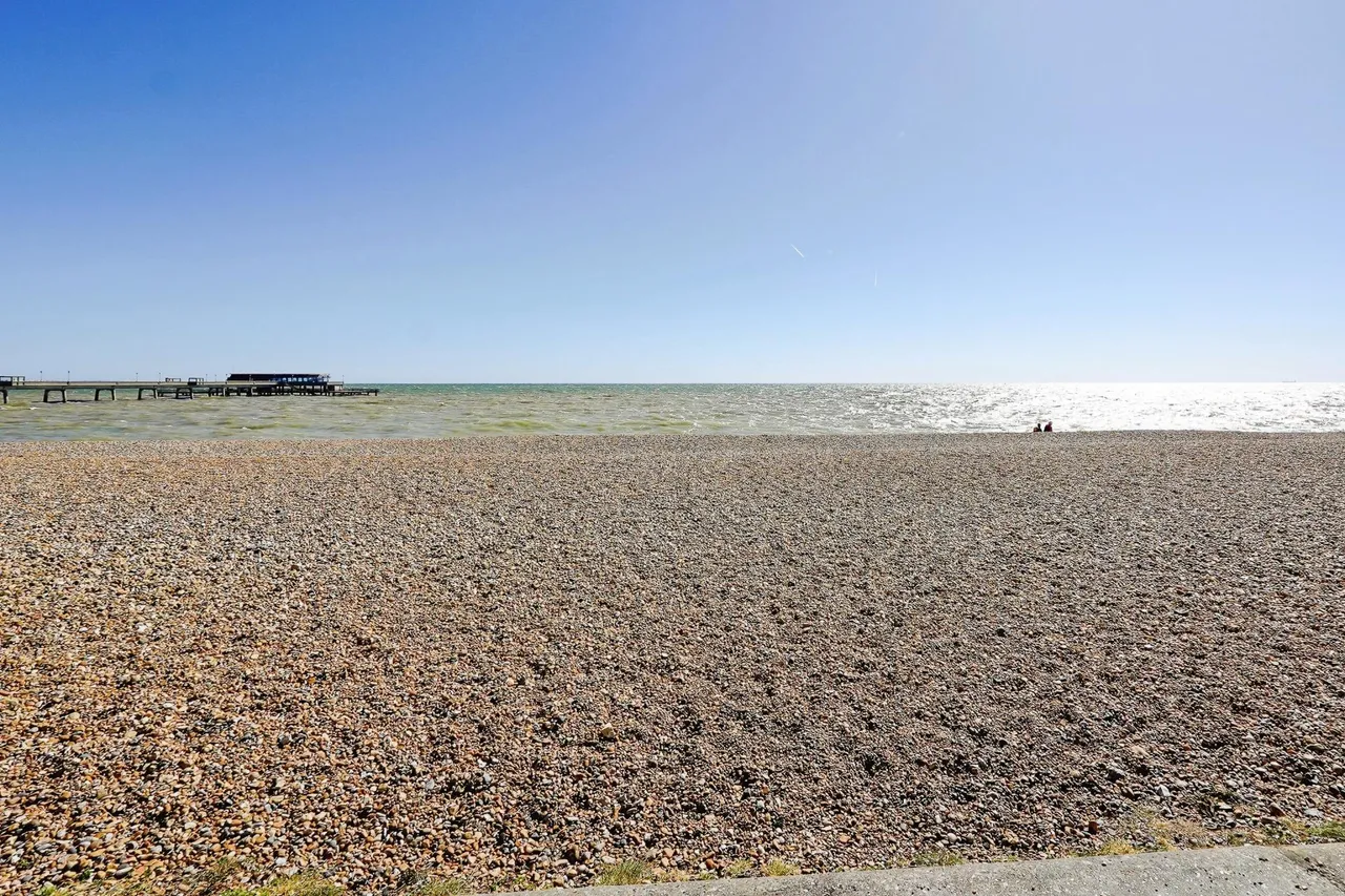Beach Street, Deal, CT14, photo 31