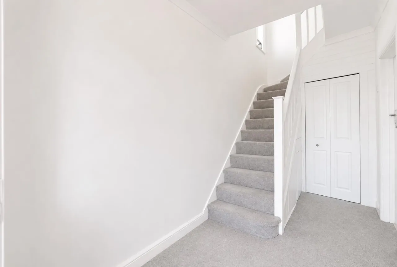 Chatsworth Crescent, Hounslow, photo 8
