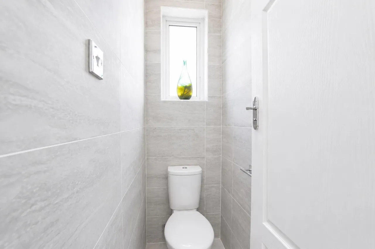 Chatsworth Crescent, Hounslow, photo 14