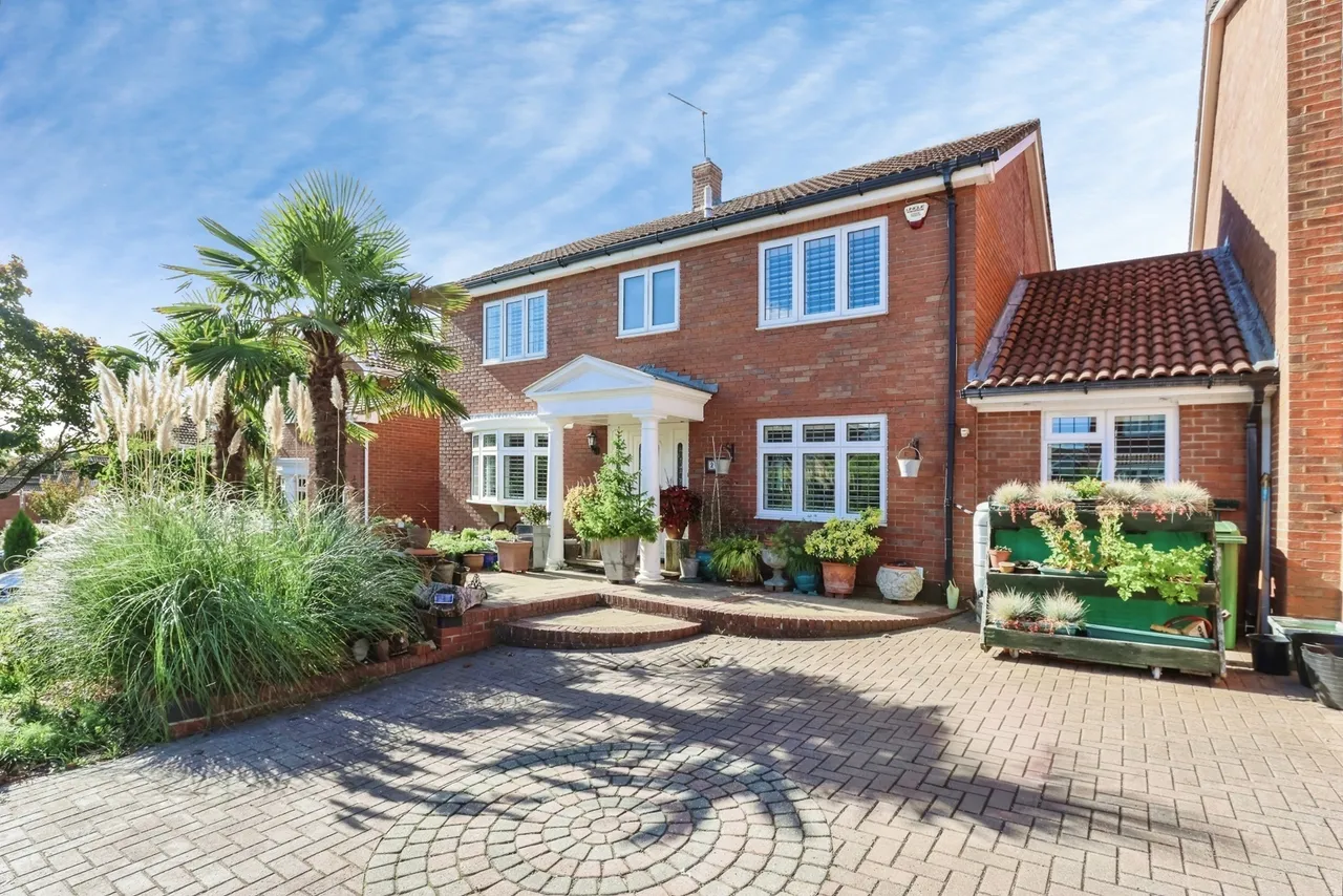 4 bed house for sale, Pilsdon Drive, Canford Heath, BH17