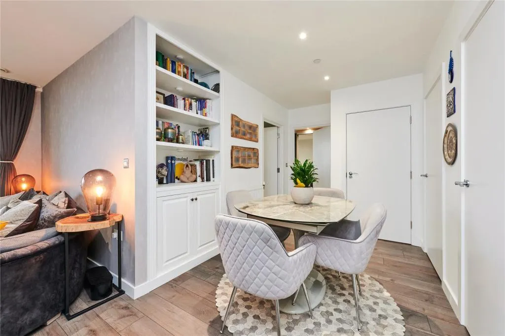 East Ferry Road, London, E14, photo 5