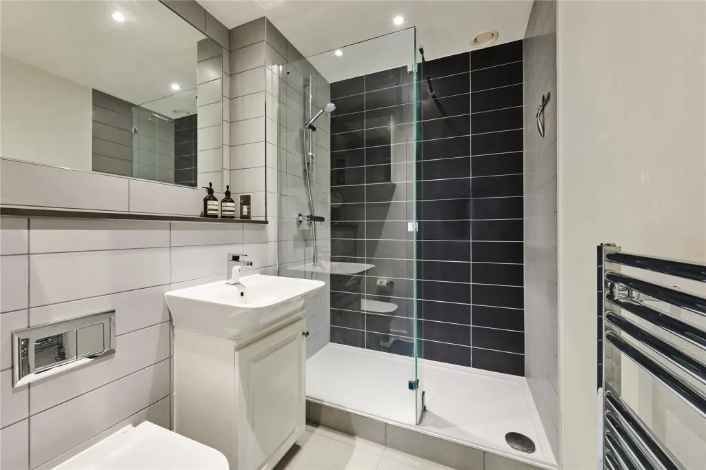 East Ferry Road, London, E14, photo 13