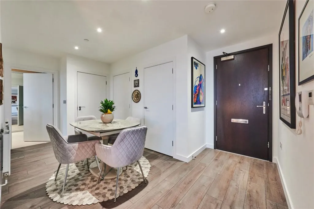 East Ferry Road, London, E14, photo 6