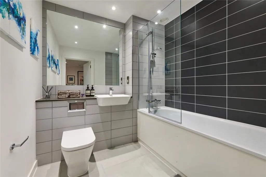 East Ferry Road, London, E14, photo 12