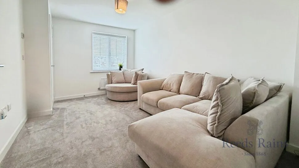 Aspen Drive, High Hold, DH2, photo 2
