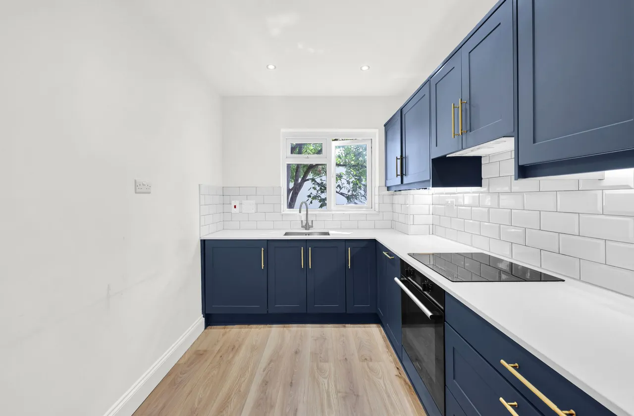 Deacon Road, London, NW2, photo 5