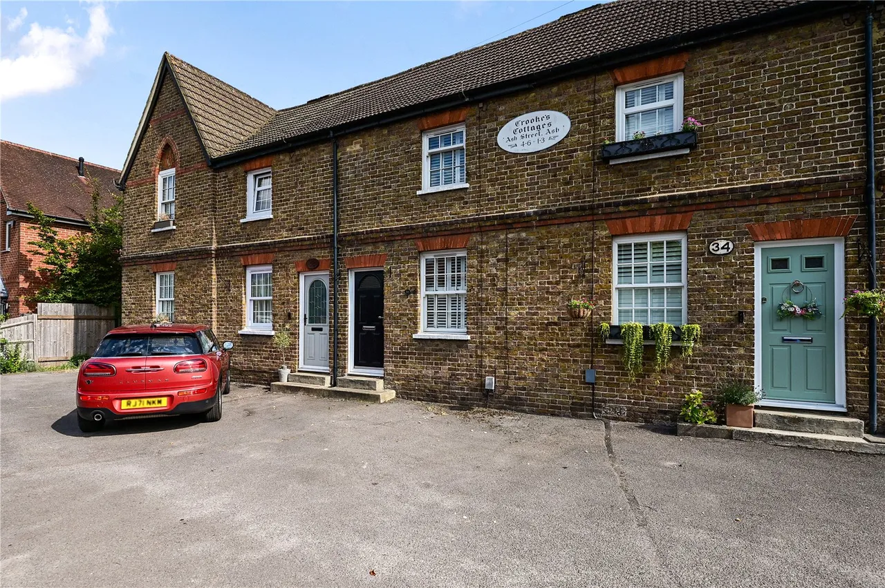 2 bed house for sale — Ash Street, Ash, Guildford, Surrey, GU12 6LR