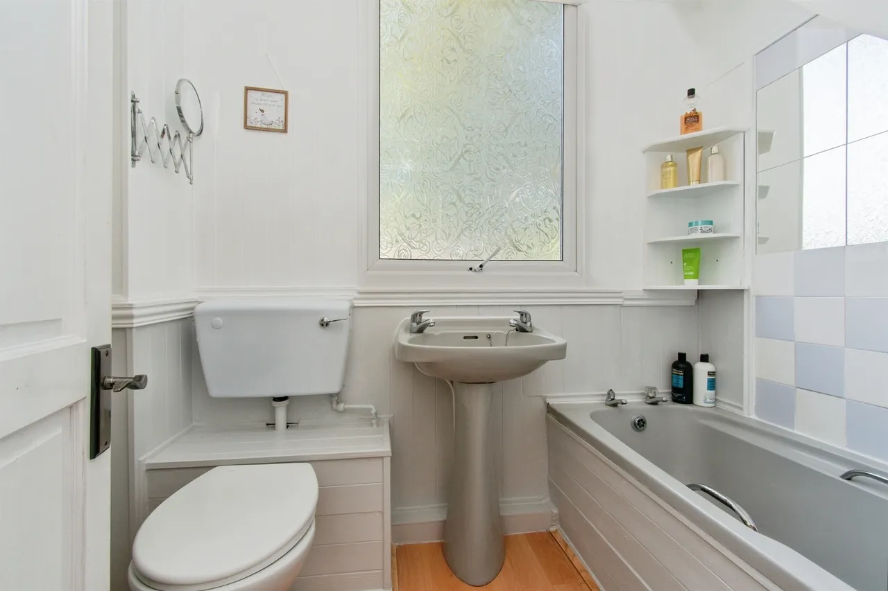 Wheatley Avenue, Normanton, WF6, photo 12