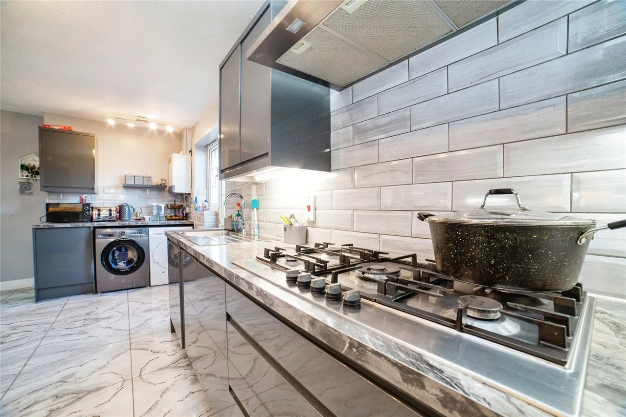 The Hollies, Rainworth, Mansfield, NG21, photo 5