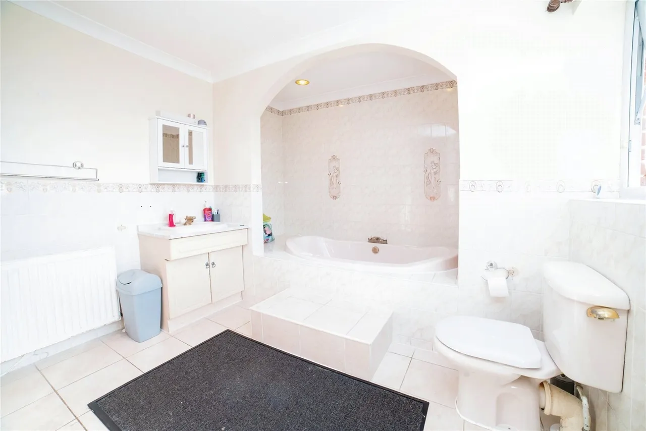 The Hollies, Rainworth, Mansfield, NG21, photo 21