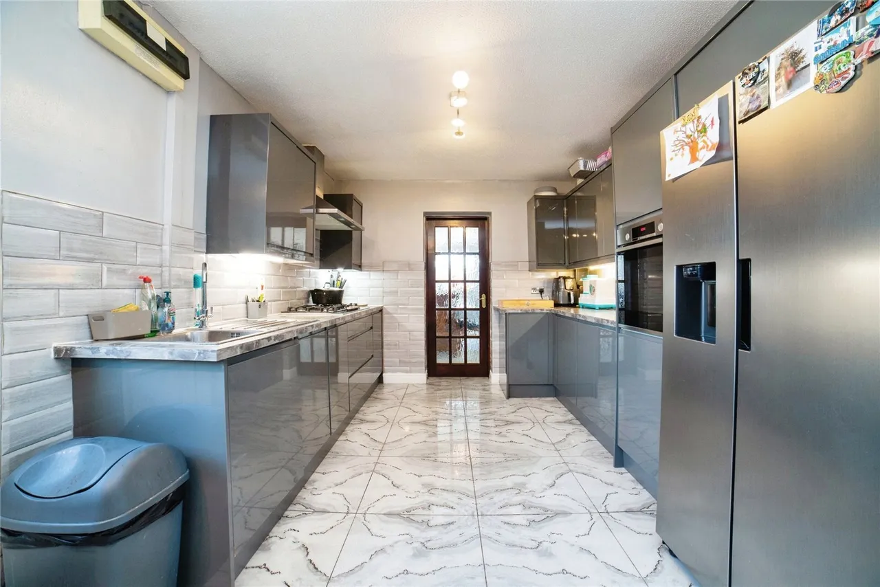 The Hollies, Rainworth, Mansfield, NG21, photo 3
