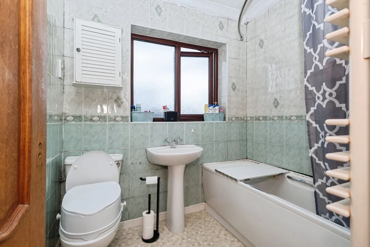 Sholver Hill Close, Oldham, Greater Manchester, OL1, photo 6