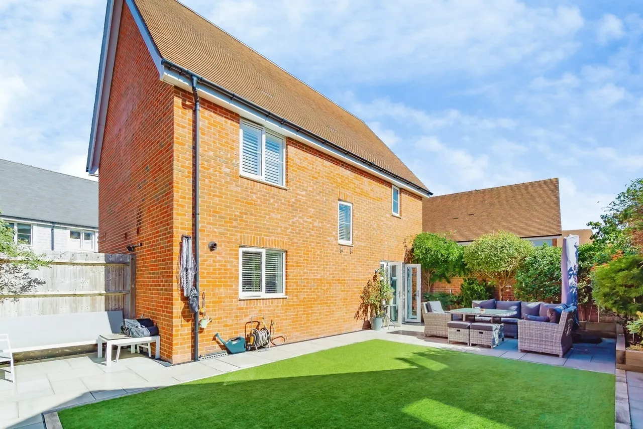 Tanners Way, Faygate, RH12, photo 15