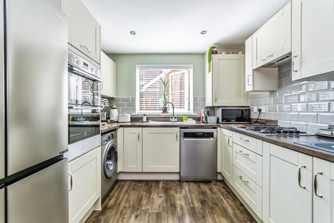 Tanners Way, Faygate, RH12, photo 3