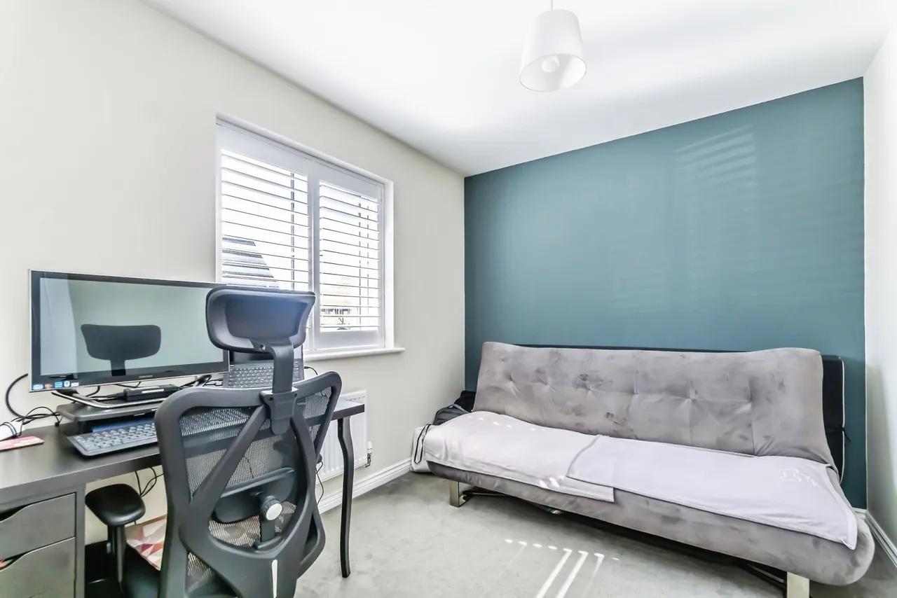 Tanners Way, Faygate, RH12, photo 11