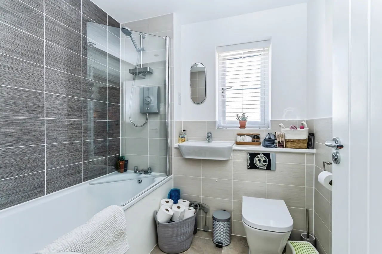 Tanners Way, Faygate, RH12, photo 5