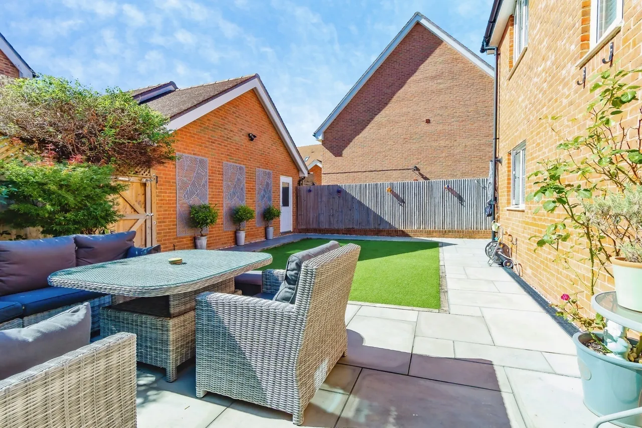 Tanners Way, Faygate, RH12, photo 6