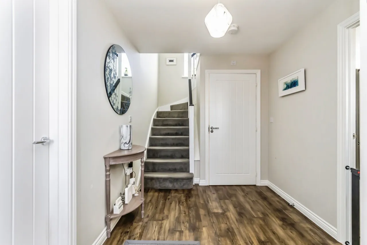 Tanners Way, Faygate, RH12, photo 9