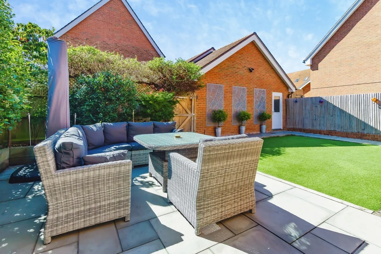 Tanners Way, Faygate, RH12, photo 14