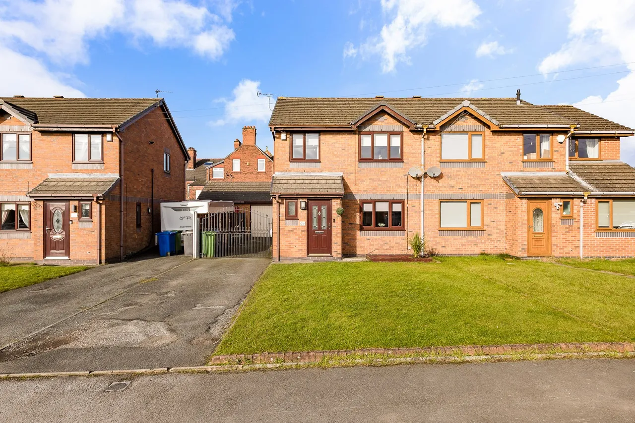 3 bed house for sale — 2b Hazelhurst Grove, Ashton-In-Makerfield, Wigan, Wigan, WN4 8RH