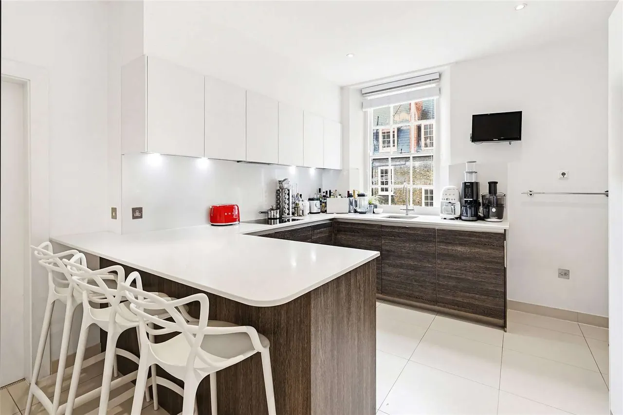 Old Brompton Road, London, SW5, photo 3
