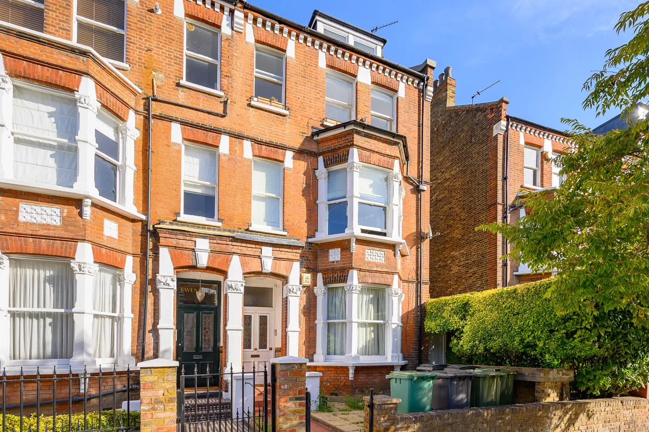 2 bed flat to rent, London, NW3